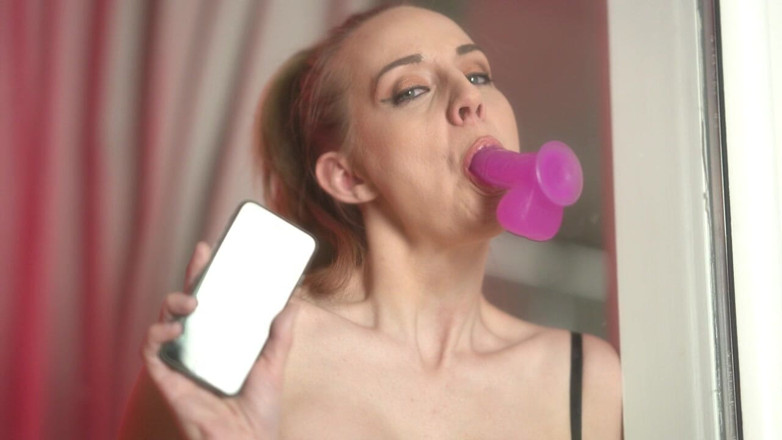 Linda Steele: Tantangan Dildo Tenggorokan Dalam