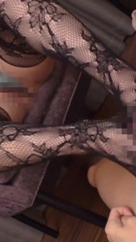 Partie 2 Une jeune femme aux moralités lâches ! Juste 2 jours d’abstinence et elle est déjà à sa limite ! ?
