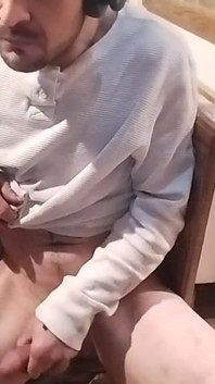 Headphones on Cumshot