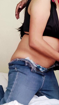 Stiefschwester im video-chat erwischt und ihren dicken arsch gefickt