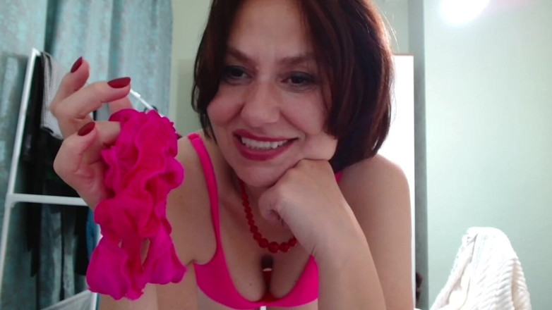 ANGELA_LADY: Mature, Busty MILF Pees From Her Beautiful Pussy Onto the...