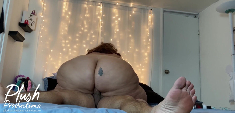 Vicky Plush: Pusst riceve una sborrata