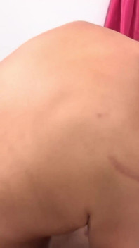 Mae, chatte enflée multi orgasmique, reçoit un creampie