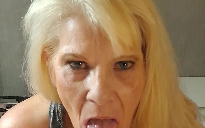 Milf-T: Deepthroat57 POV thổi kèn