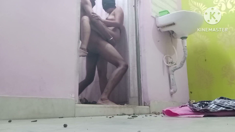 Nyke: Hintli üvey kız ve Sashur Ka Mast Chudai