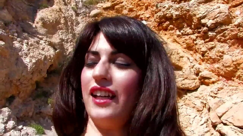 Real Anal Stories: Tellement vraie histoire anale dans un lieu abandonné