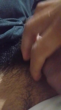 ดูเพื่อนที่รักของฉัน สิ ฉันสูบน้ํายังไงด้วยการเขย่าควยฉัน