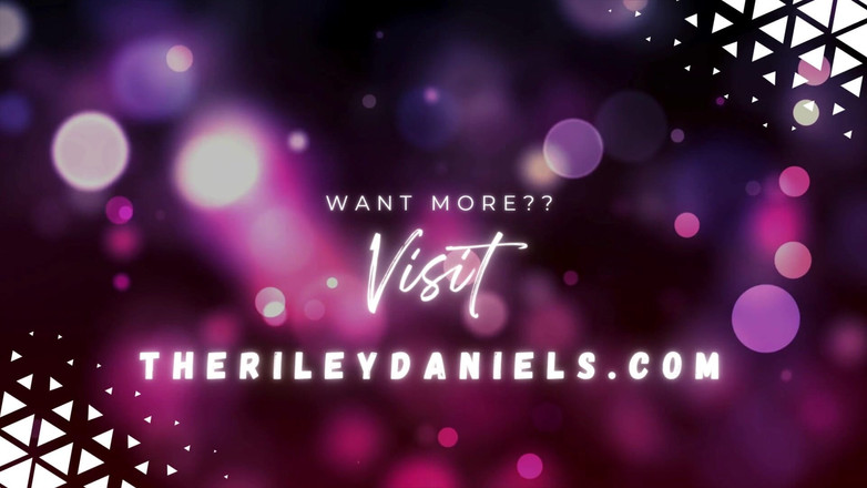 Riley Daniels: La fidanzata implora sensualmente il tuo sperma, succhia e scopa