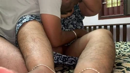 Băiat tamil suge țâțele mătușii sale și linge pizda până la orgasm