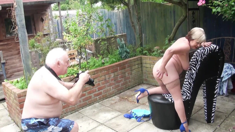 Dirty Doctors Clips: Il servizio fotografico all'aperto