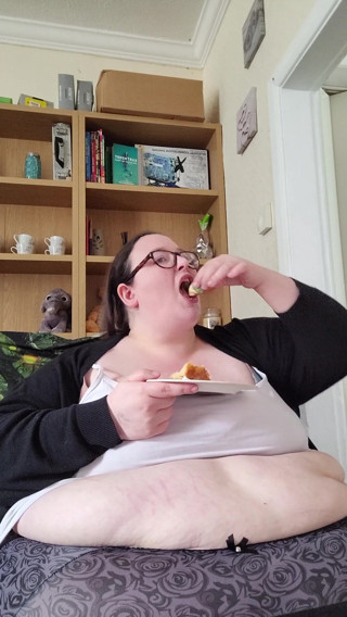 SSBBWLadyBrads: อืมมม ขนมเค้ก