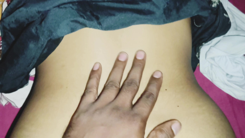 Pushpabhabhi porn: Macecha s velkým zadkem mi dává překvapivý dárek k narozeninám,...