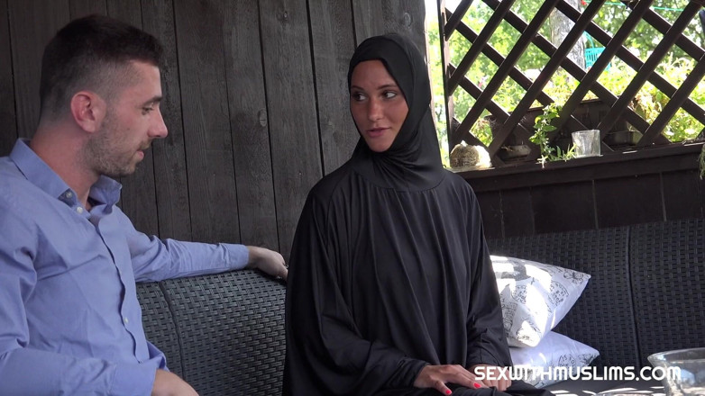 PornCZ: Czech Bitch Naomi Bennet Left Her Egyptian Husband