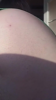 Enorme y sucio coño peludo en primer plano un culo peludo