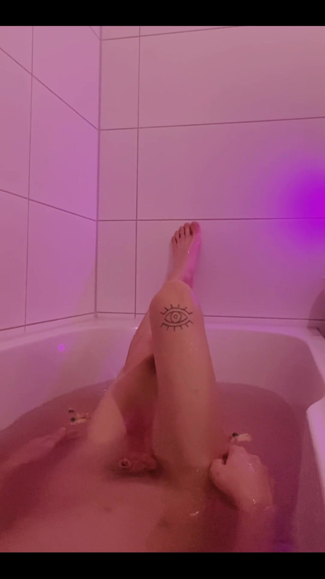 The Bath Series Continue Look (Lamtonyrey) The Bath Series Continue Look (Lamtonyrey)