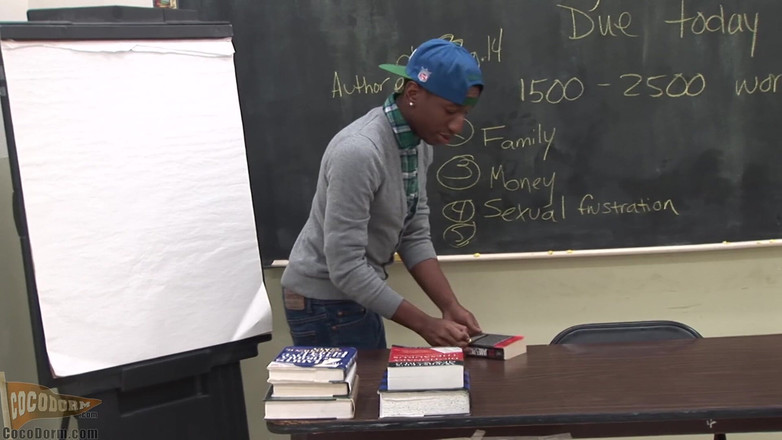 CocoDorm: Bateristul Boi + Keior Sanders