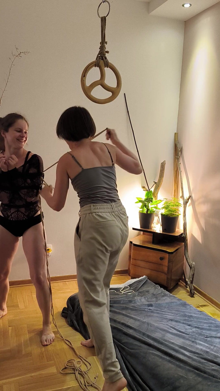 FenekManul: Light Shibari Show
