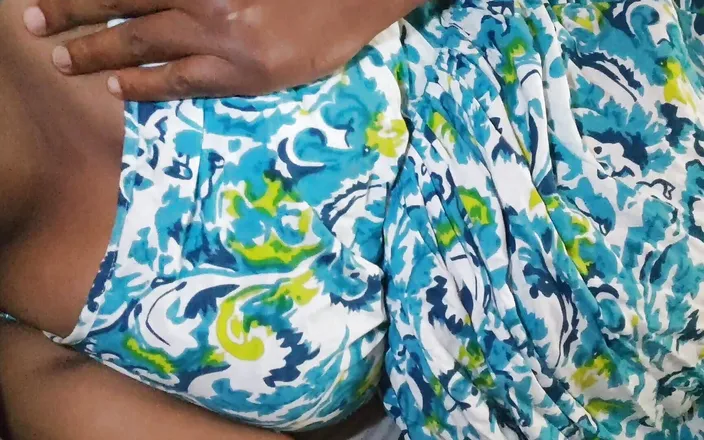 Realmallucouplevlog: Mallu Girl Using His Lover Finger
