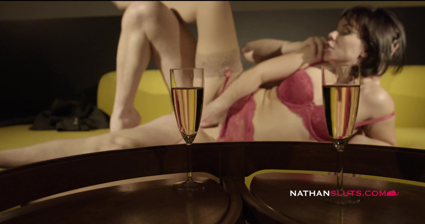 Nathansluts: Curva anală rusoaică Alysa gap futută tare
