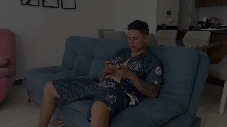 Camila Henao: Saya menggoda dan menyelamatkan zakar besar rakan sebilik saya semasa...