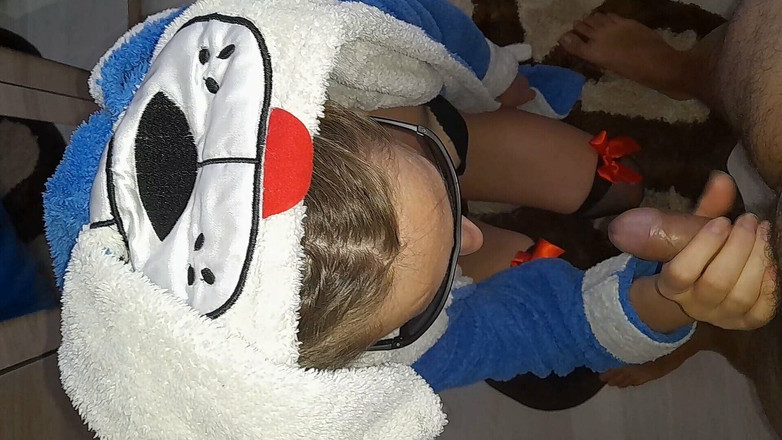 Audrey: Abang tiriku ngajarin aku nyepong kontolku - boket spanyol