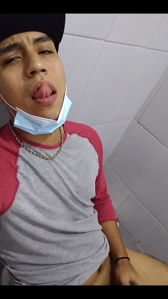 AlexAlejandro13: 5 minut na toaletě