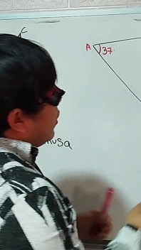 67 Maths sexuels, creampie en classe ? Une MILF japonaise à 45 degrés
