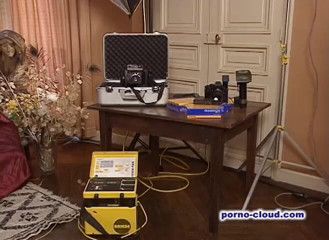 Porno Cloud: DP와 피스팅을 갈망하는 음란한 밀프의 쓰리섬과 난교 장면 - DVD-