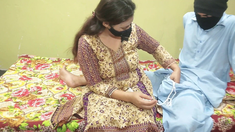 Pakistani CoupleX: Am o iubită după o perioadă foarte lungă de timp și...