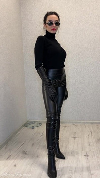 Mistress in Leather, Humiliation, Sph
