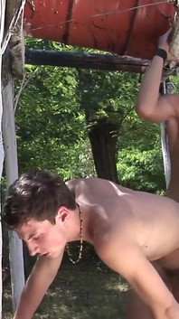 Video esclusivo Bareback: scopata calda e sexy tra ragazzi militari molto eccitati