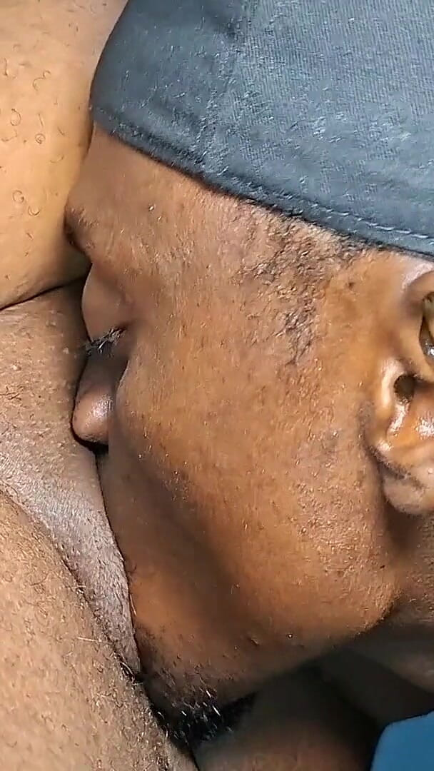 Krissyjoh: Pato adore la chatte de sa demi-sœur enceinte de cinq...