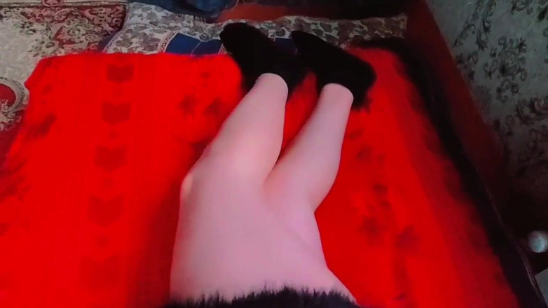 Kitty_Cross: चंचल ट्रांस लड़की सुंदर ग्रीष्मकालीन पोशाक की कोशिश कर रही है