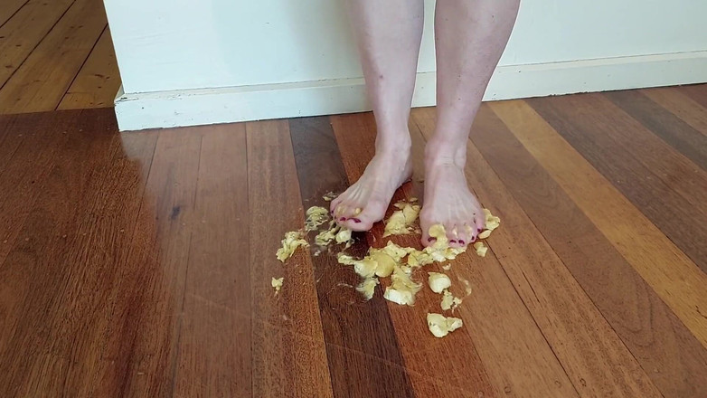 Michellexm: Ayunan kaki pisang, kaki, pisang sambil topless
