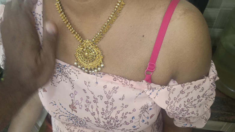 Laxi ammu: Ev hanımı mutfak ateşli romantizm