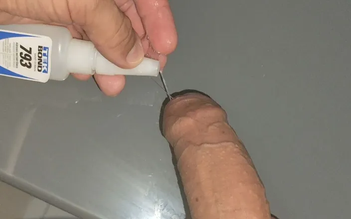 Straight Daddy Club: Extreme Method of Gluing the Glans with Super Glue