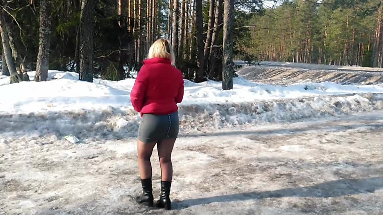 Lady Rose pee pee: Golden Rain 73 ~ siusiu i Flash Big Ass on Road.
