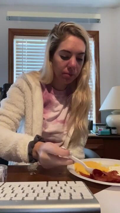 MissAlexiaC: Mangia per 3 minuti