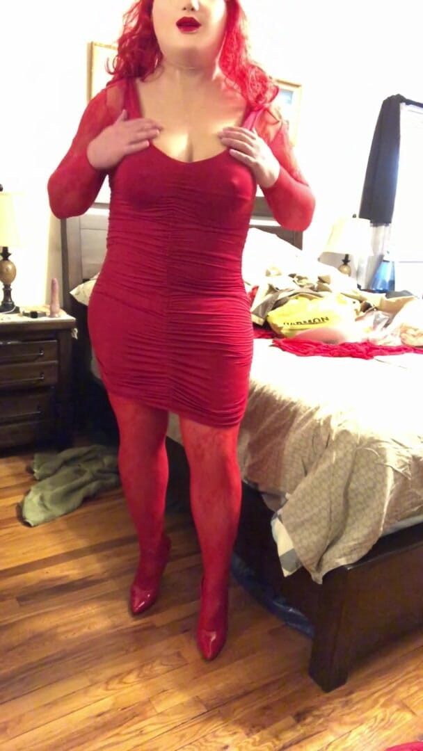 Deanna Doll: 빨간 드레스를 입은 Deanna CD 인형, 스트립, 딜도, 온다!