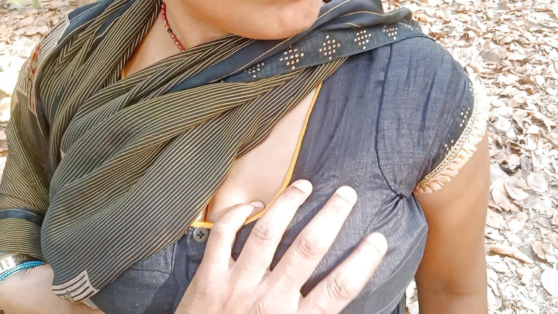 Desistepsis: Moje nevlastní máma a já v lese šukám indickou vesnickou mámu