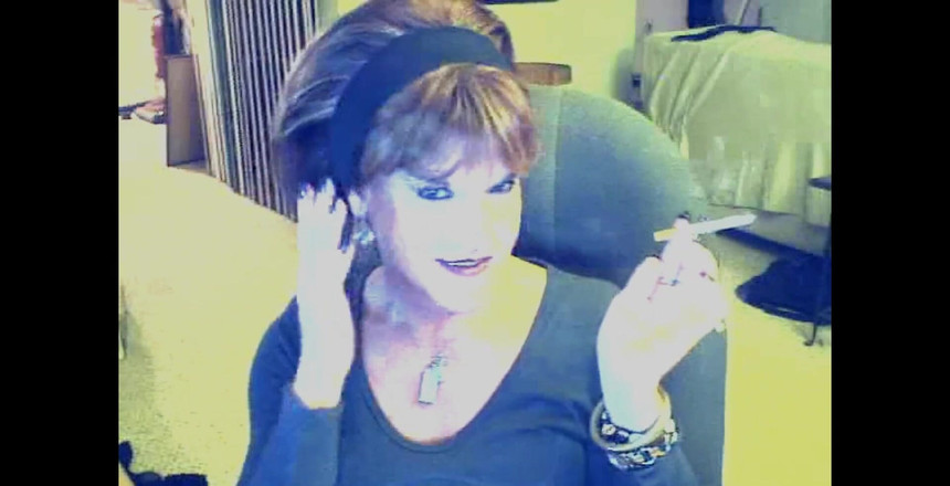 FemmeCheri120: Fumando una Ciggie!