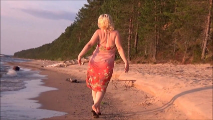 RedRoseRus: Hot dance in spiaggia