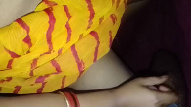 Soni sk: Bhabhi desi kampung India dikongkek secara rahsia di dalam kuilt