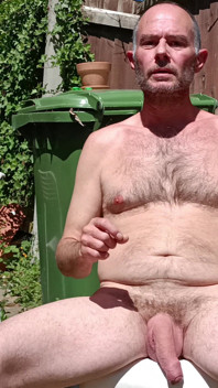 อาบแดดเปลือยกายควยใหญ่ช่วยตัวเองพูดสกปรก - Rockard Stepdaddy