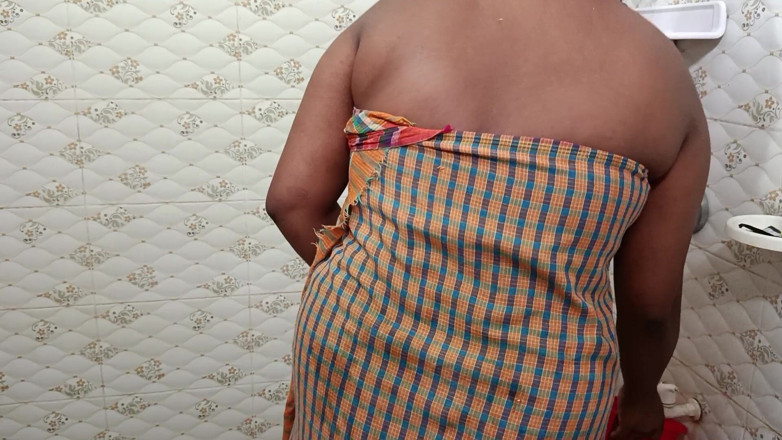 Tabasum studio: Desi Vabi Shawor Nature Bengali Bathroom