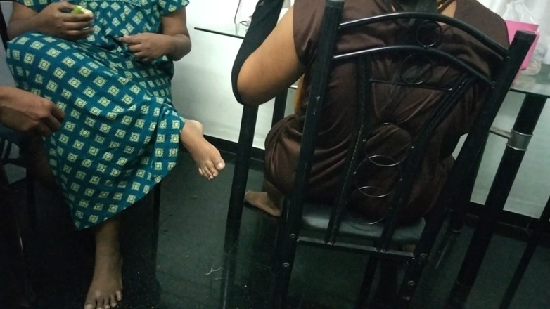 Priya aunty: Brudne mówienie o seksie - Tamil