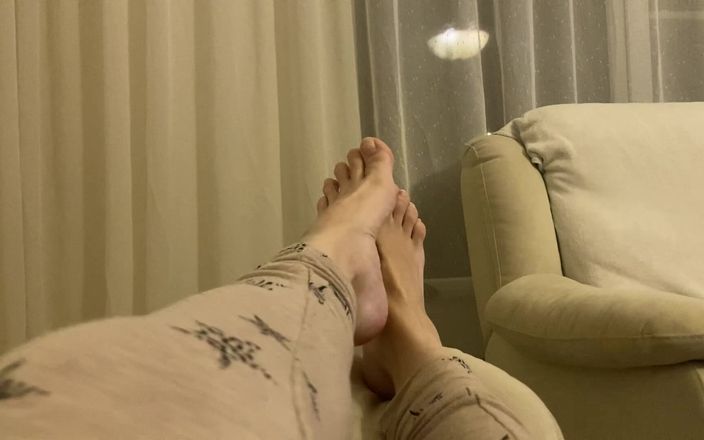 Niki studio: Worship My Socks and Feet Before Bed Time