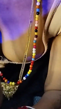 Desi tante zuigt voorspel haar stiefvader hete tepel kleine kleine beetje voorspel haar poesje