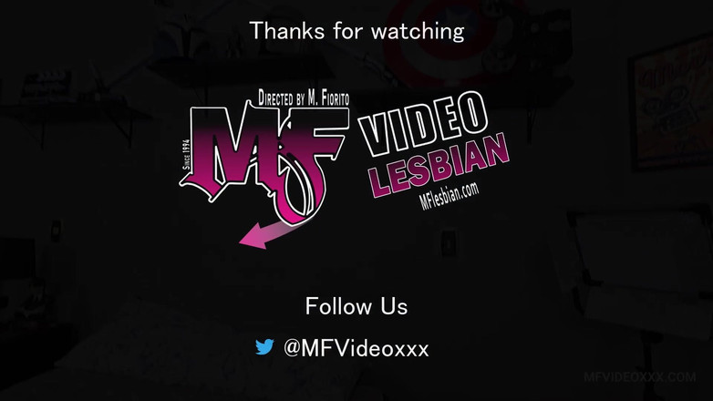 MF Lesbian: Ciuman panas dan sensual itu