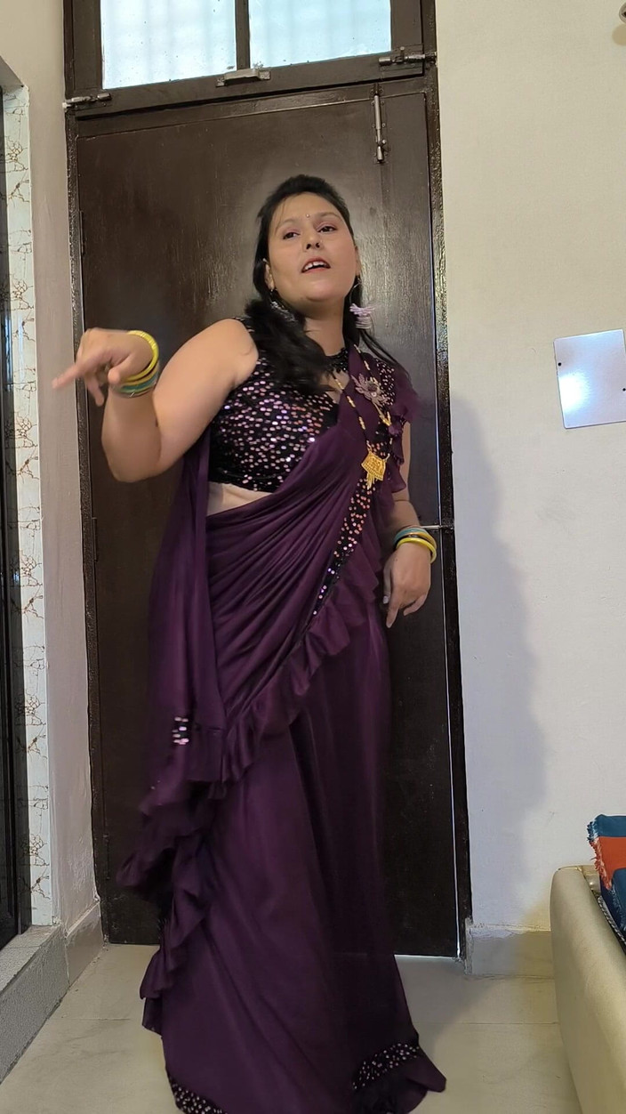 Puja555: Tarian bugil puja kakak ipar india